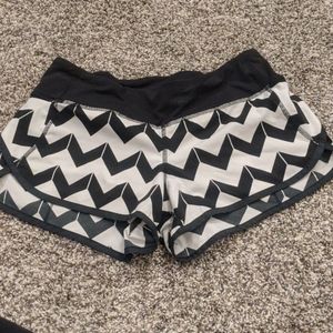 Zig zag lululemon speed shorts